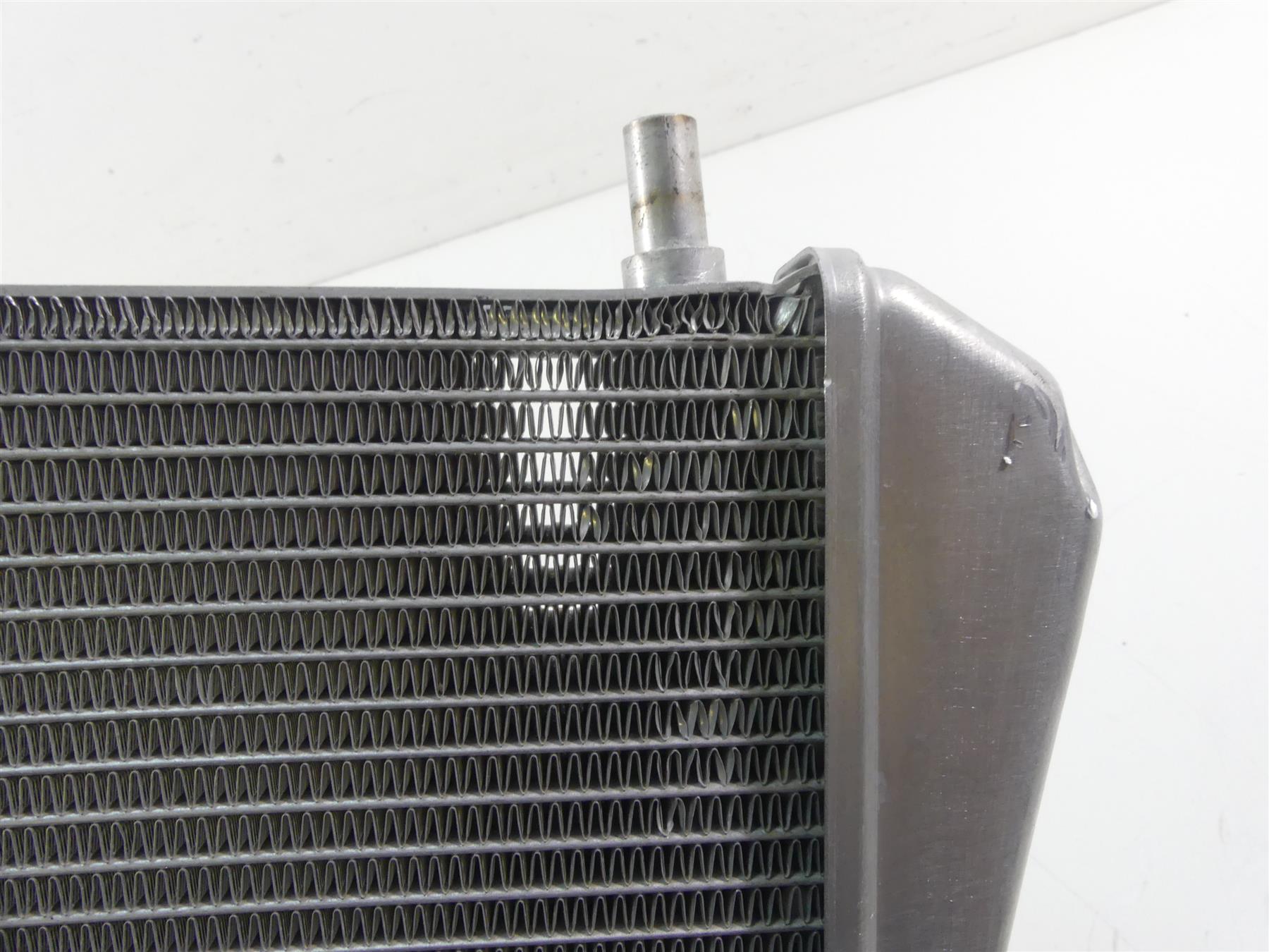 2018 Ducati Panigale 1100 V4 S Straight Coolant Radiator - No Leaks 54811355A {{ shop.shopifyCountryName }} - Mototech271