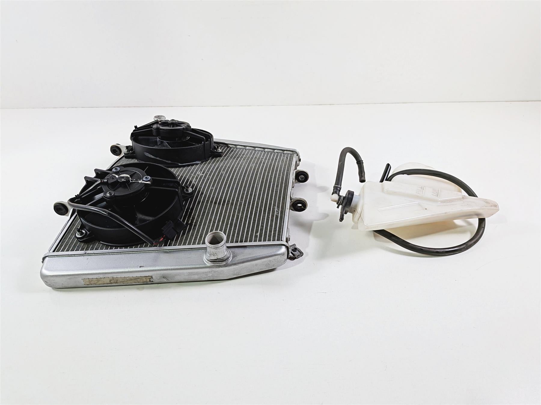 2016 Aprilia RSV 1100 Tuono V4 Factory Radiator Fan Reservoir Set 2B003834 {{ shop.shopifyCountryName }} - Mototech271
