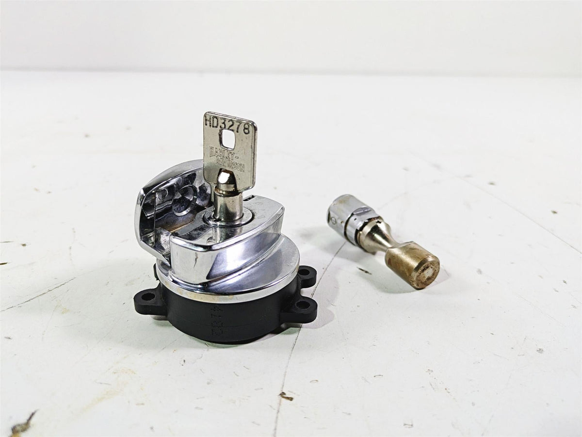 2005 Harley Softail FLSTSCI Heritage Springer Ignition Switch Key Lock 71450-04 {{ shop.shopifyCountryName }} - Mototech271