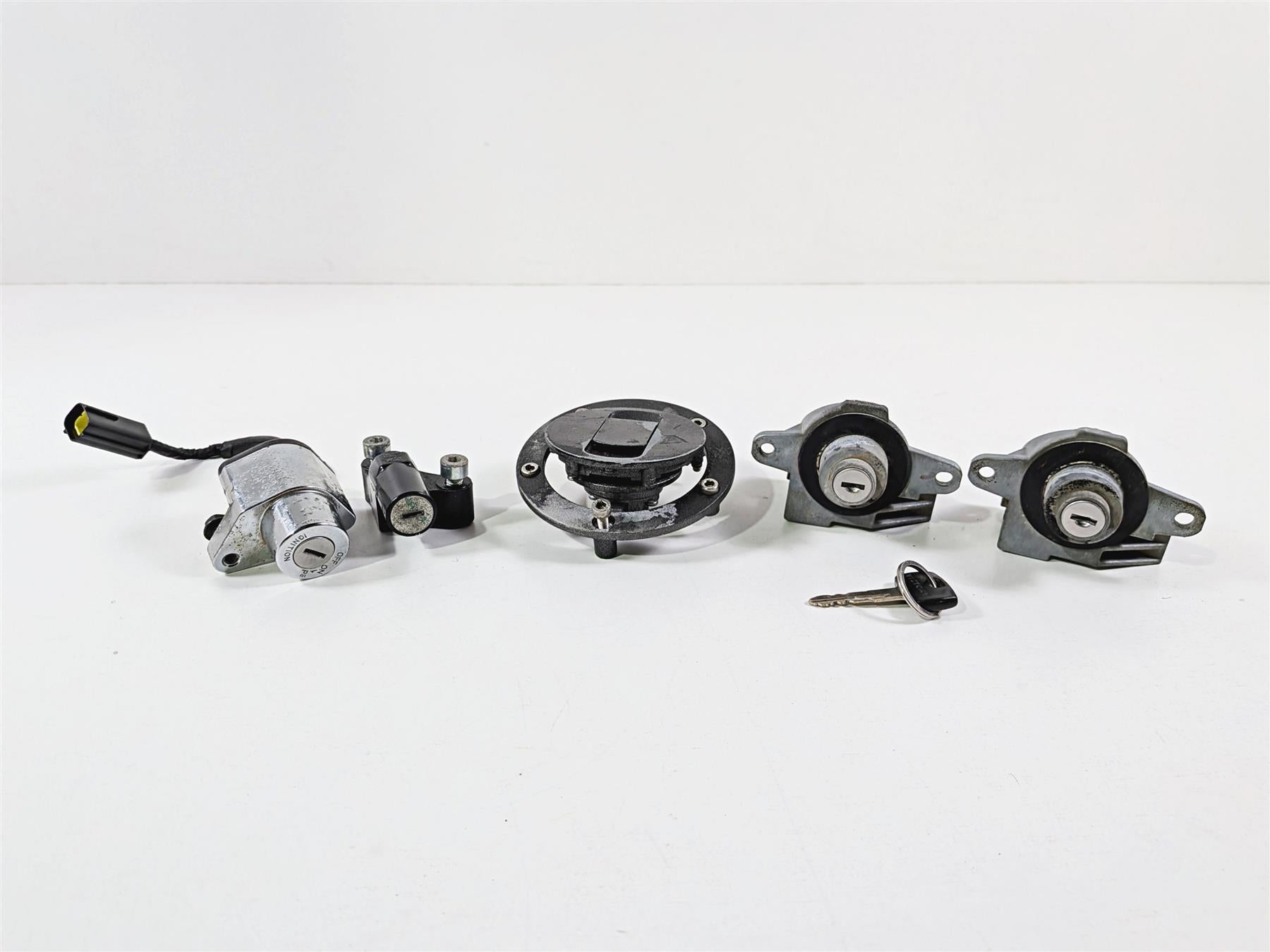 2016 Victory Cross Country Ignition Switch Key Lock Set 4012943 4012944 {{ shop.shopifyCountryName }} - Mototech271