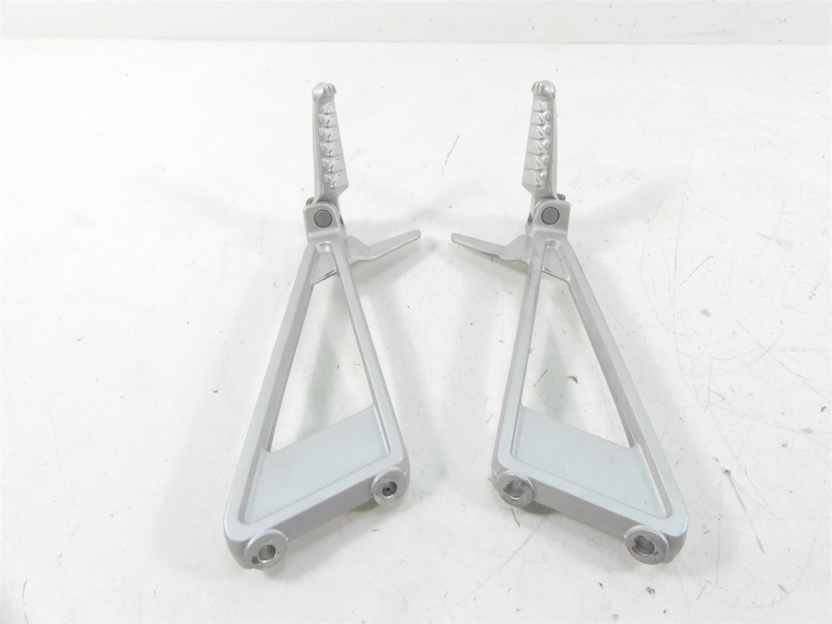 2021 Aprilia RS 660 Rear Passenger Footpeg Foot Peg Rest Set 2B005206 2B005205 {{ shop.shopifyCountryName }} - Mototech271