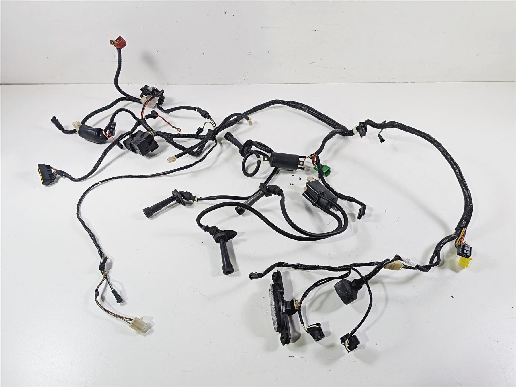 2005 Suzuki GSX600F Katana Wiring Harness Coils Recitifer 36610-08FE0 {{ shop.shopifyCountryName }} - Mototech271