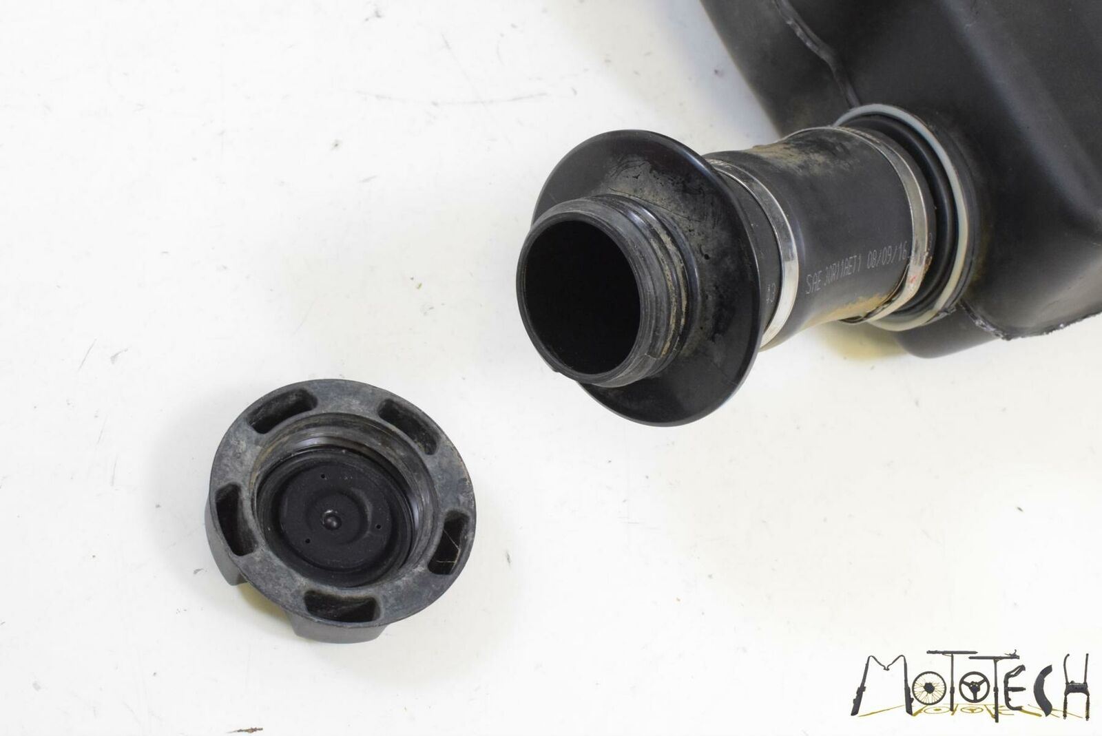2017 Polaris Sportsman 850 High Lifter Fuel Gas Petrol Tank Reservoir 2207670 {{ shop.shopifyCountryName }} - Mototech271