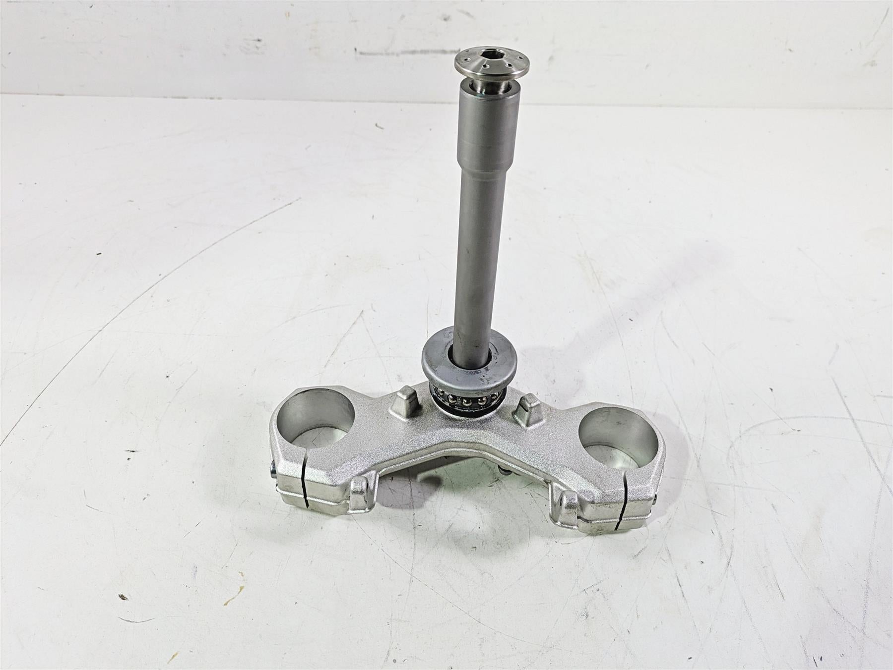 2023 BMW G310R K03 Lower Triple Tree Steering Clamp 31428557754 {{ shop.shopifyCountryName }} - Mototech271
