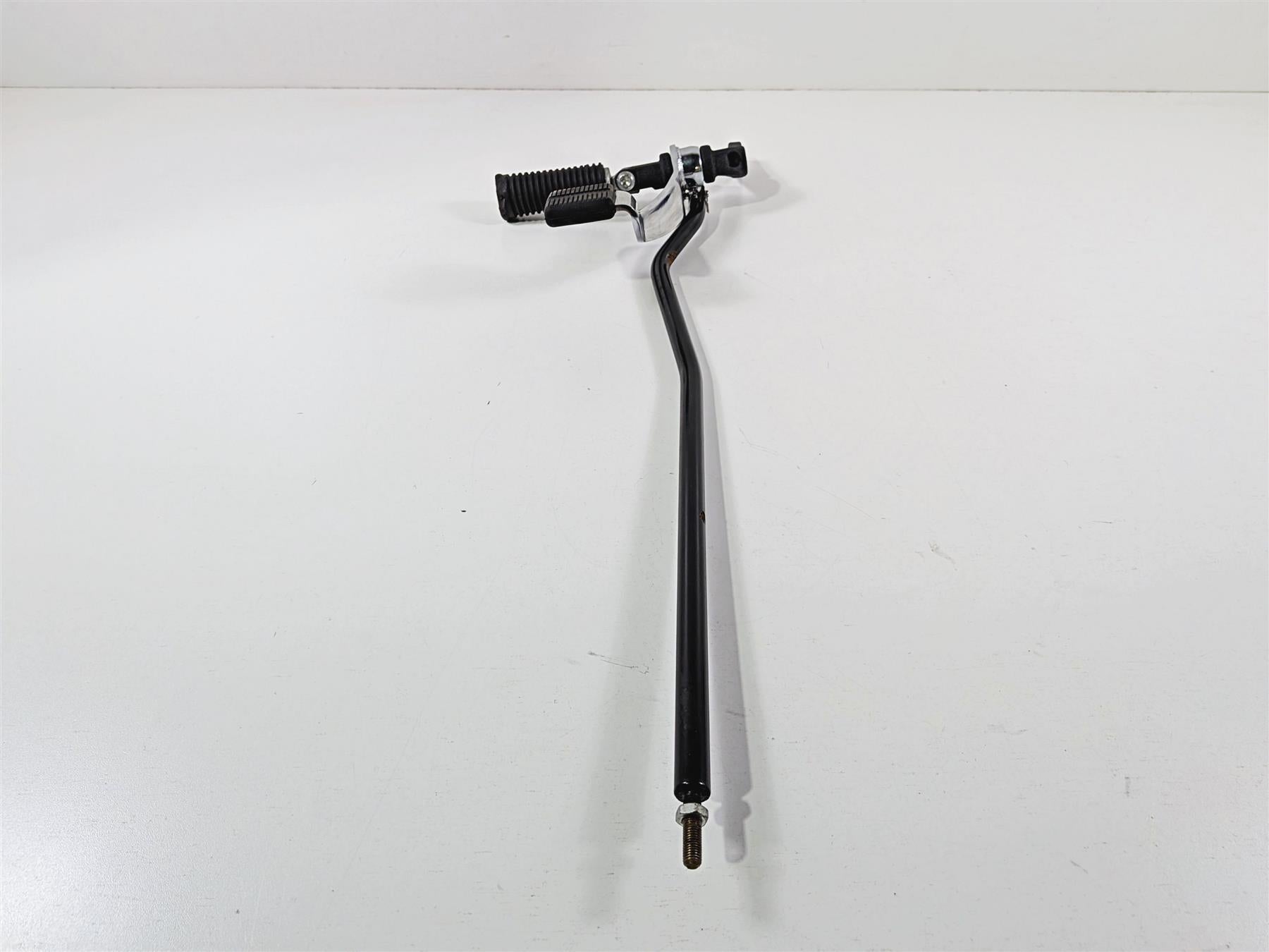 2011 Harley FXDF Dyna Fat Bob Front Right Forward Foot Peg & Br Pedal 42481-03A {{ shop.shopifyCountryName }} - Mototech271