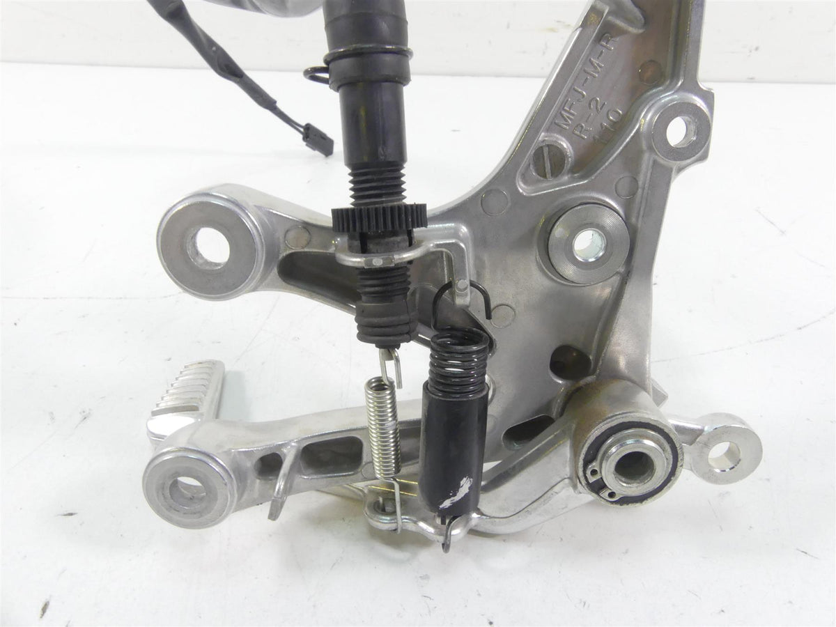 2021 Honda CBR600RR Front Right Rider Driver Footpeg + Brake Pedal 50600-MFJ-D00 {{ shop.shopifyCountryName }} - Mototech271