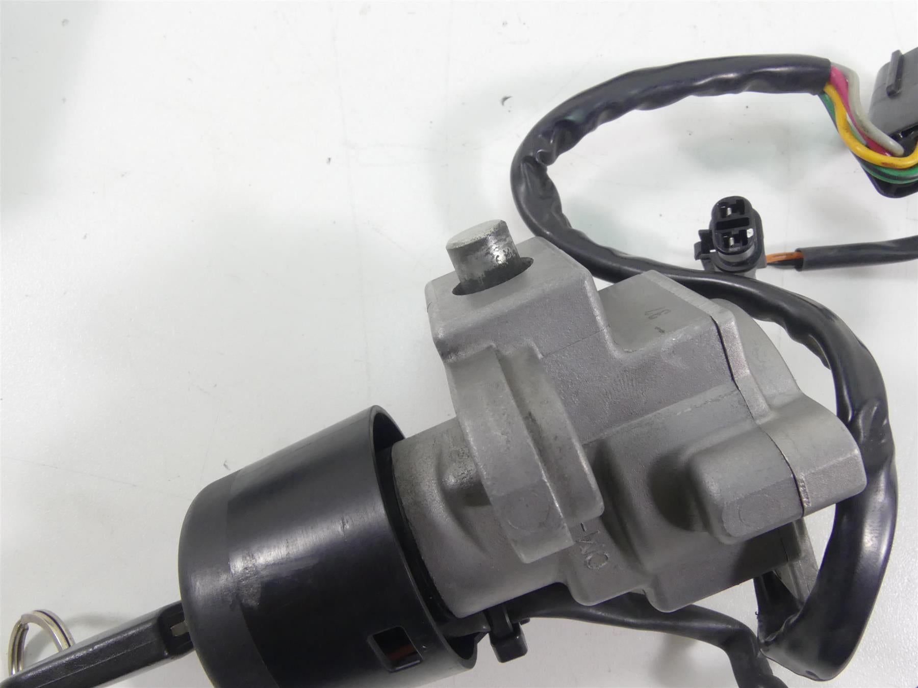 2014 Ducati Hypermotard 821 SP Speedometer Ignition Switch Key Set -7K 40610953E {{ shop.shopifyCountryName }} - Mototech271