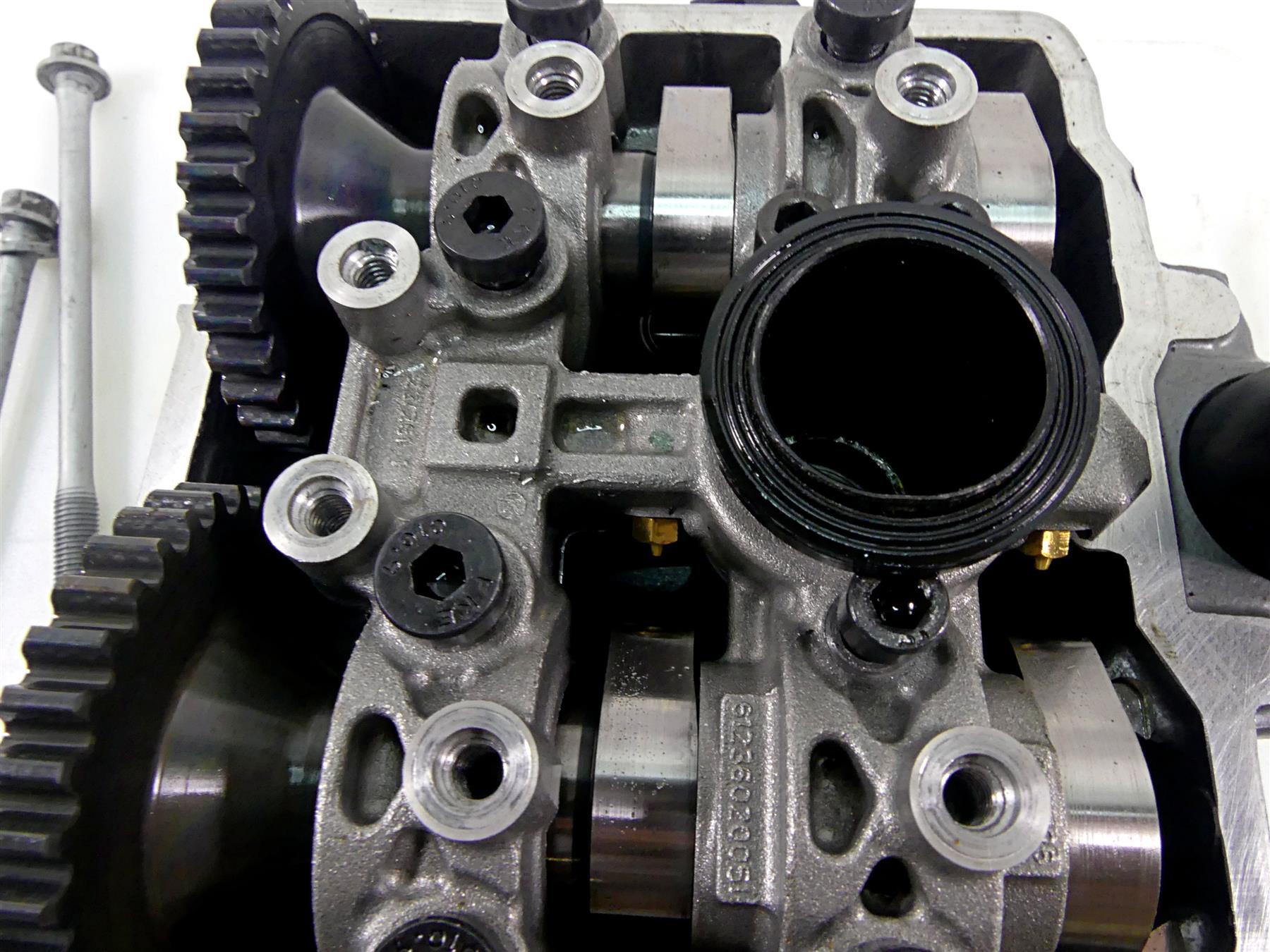 2016 KTM 1290 Super Duke R Front Cylinder Head & Camshaft Set 6133602010024 {{ shop.shopifyCountryName }} - Mototech271