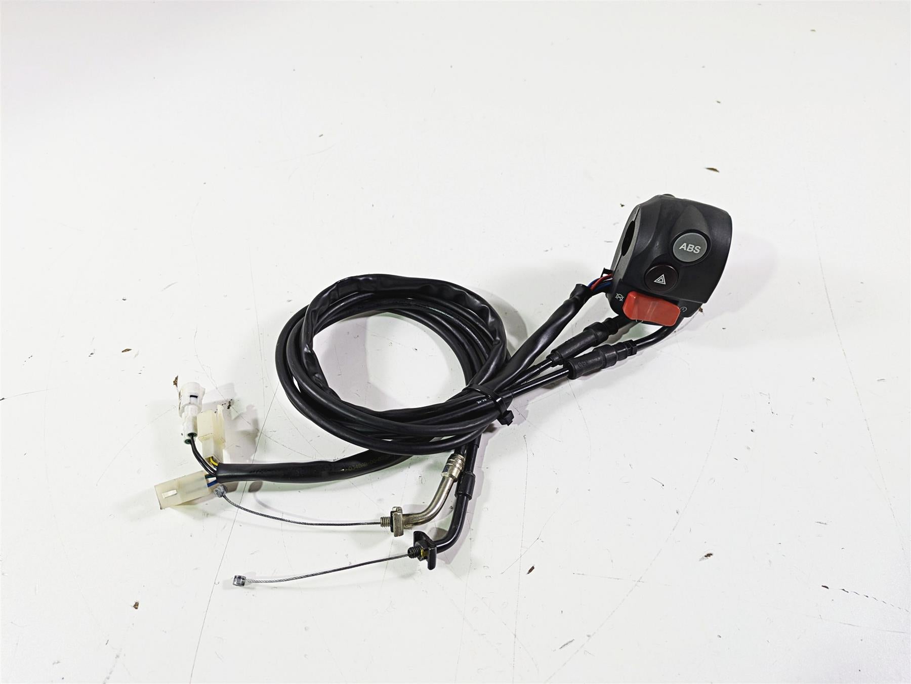 2016 Moto Guzzi Stelvio 1200 8V NTX Right Hand Start Stop Control Switch 886159 {{ shop.shopifyCountryName }} - Mototech271