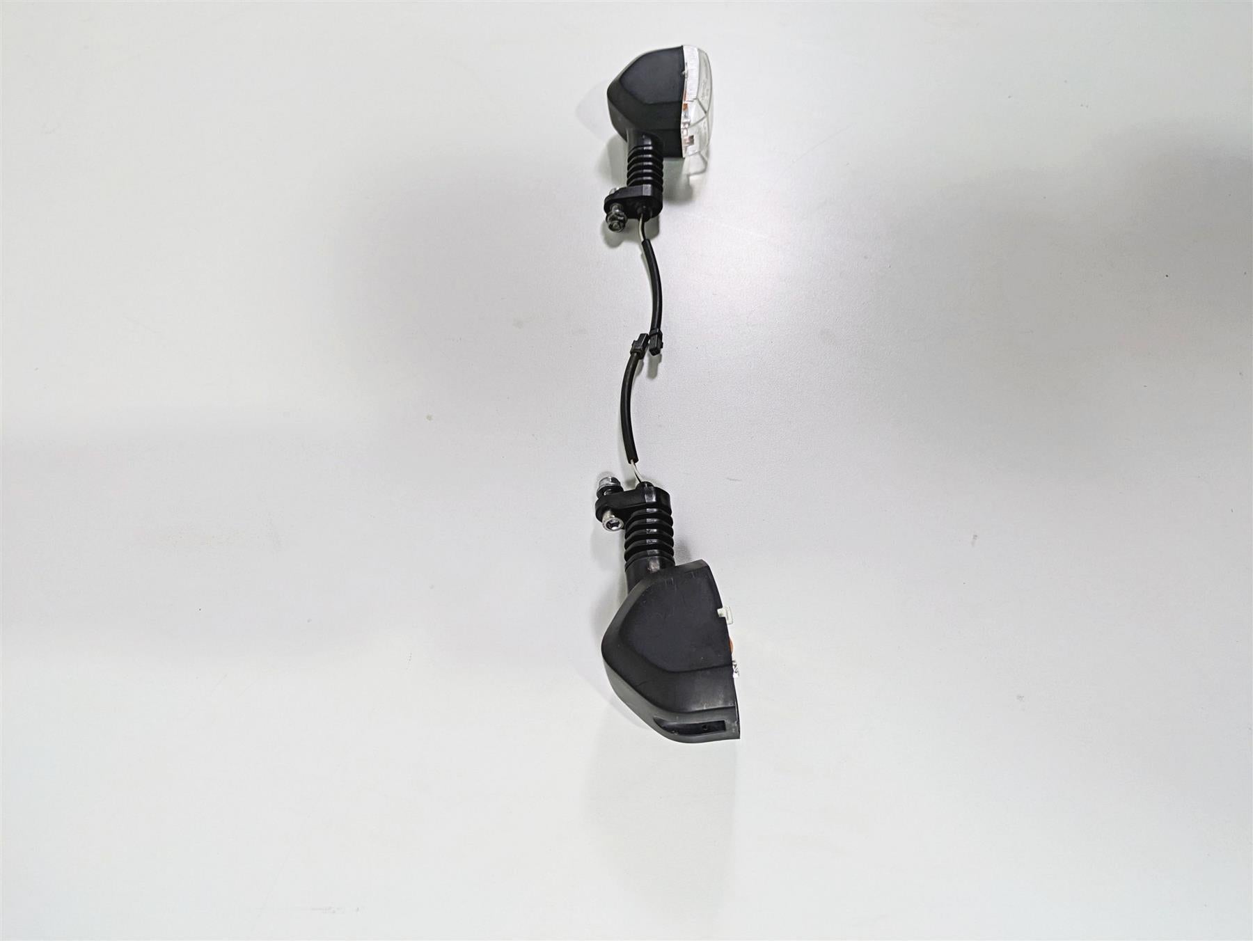 2015 Triumph Tiger Explorer XC Front Blinker Turn Signal Set - Read T2704205 {{ shop.shopifyCountryName }} - Mototech271