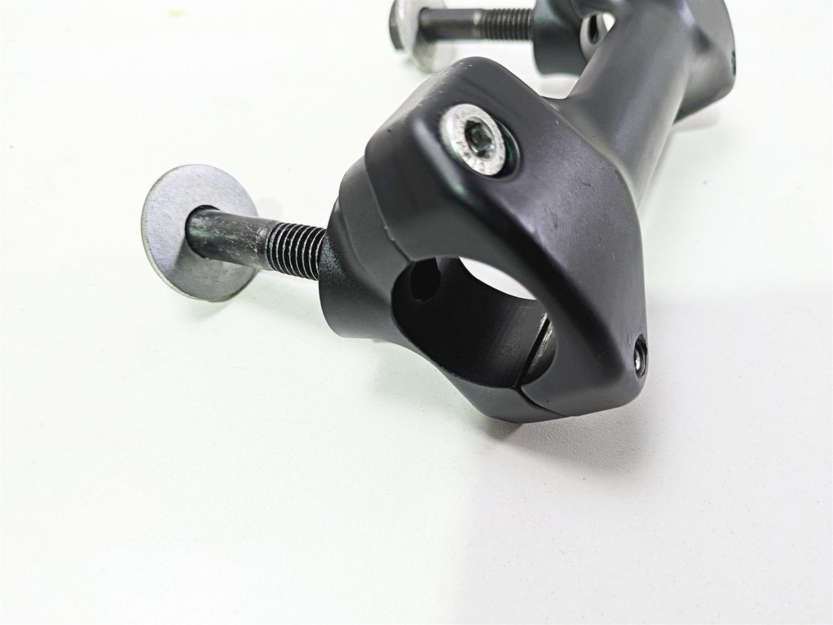 2017 Indian Chieftain Limited Handlebar Holder Riser Set 5138354 {{ shop.shopifyCountryName }} - Mototech271