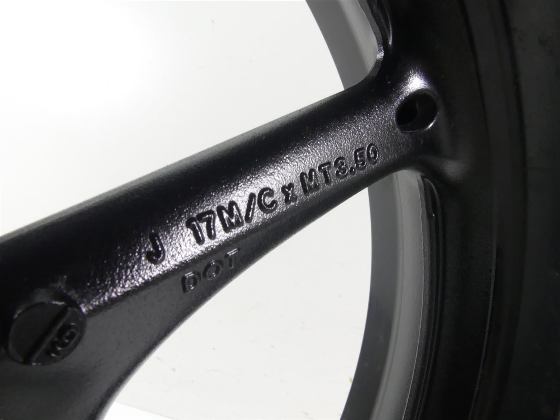 2022 Suzuki GSXR750 Straight Nice Front Wheel Rim 17x3.5 54111-14J00-019 {{ shop.shopifyCountryName }} - Mototech271