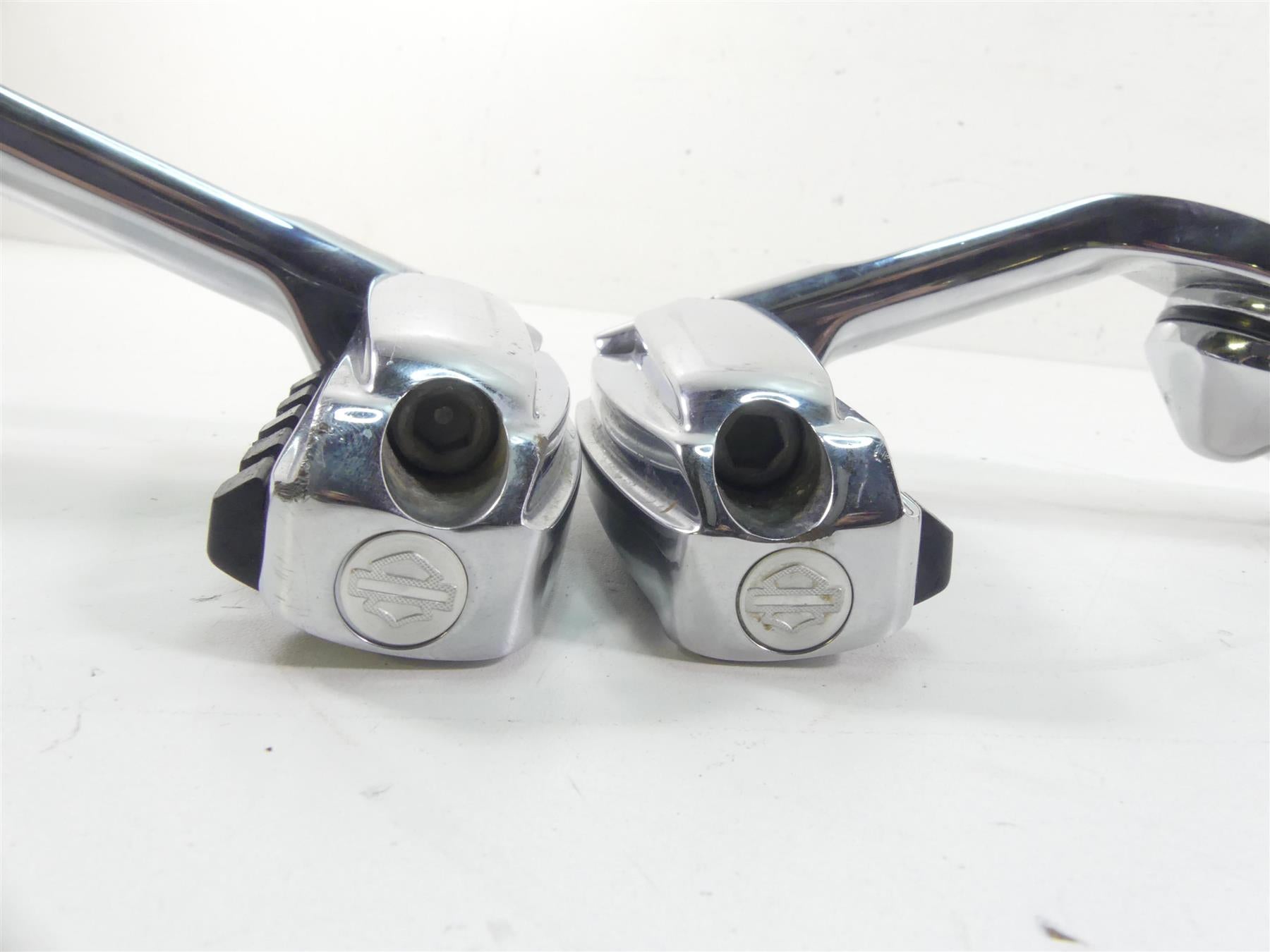 2009 Harley FLHTCU SE4 CVO E-Glide Highway Footpeg Foot Peg Set {{ shop.shopifyCountryName }} - Mototech271