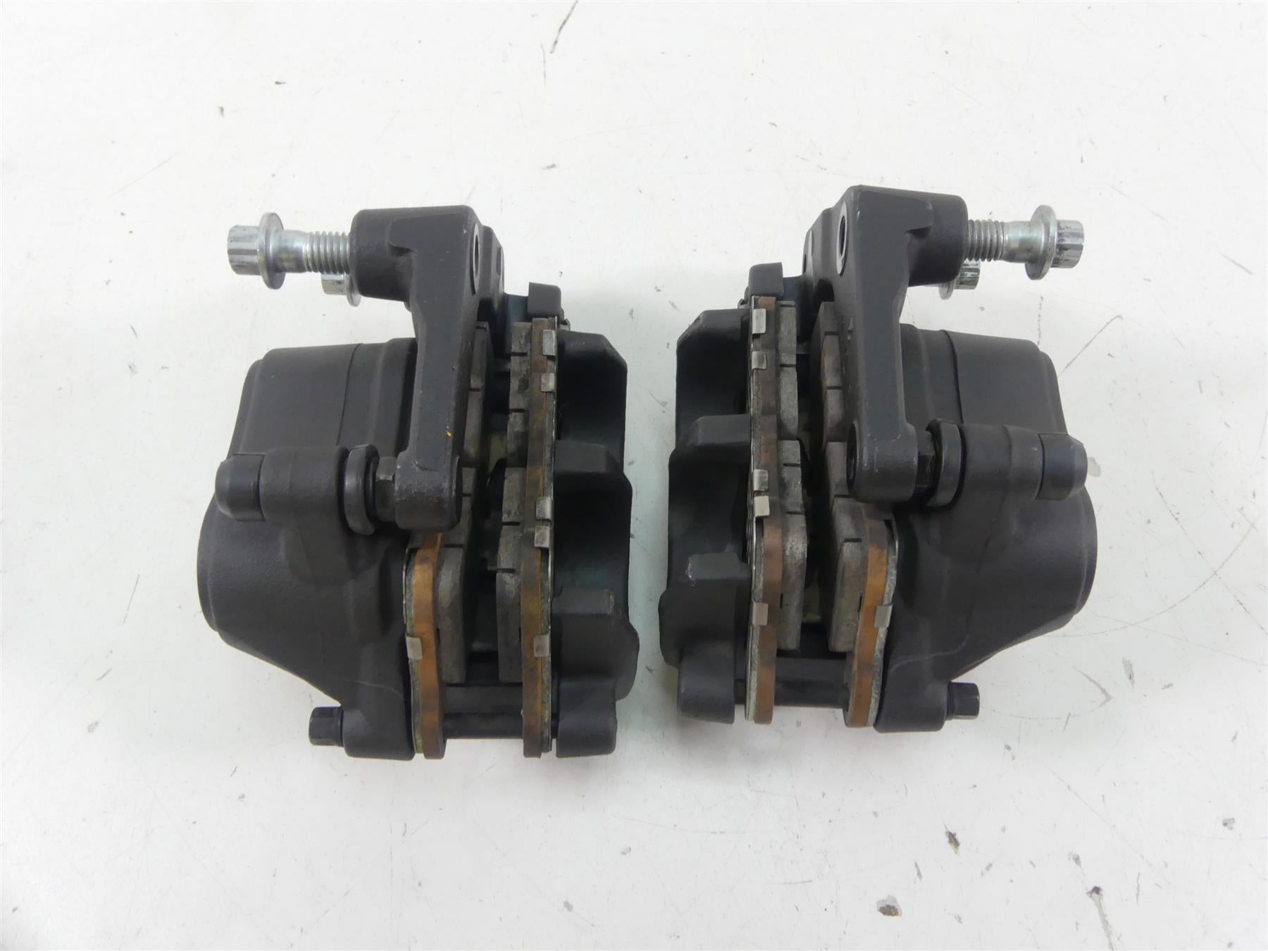2020 Harley XL1200 CX Sportster Roadster Front Brake Calipers 41300010 41300032 {{ shop.shopifyCountryName }} - Mototech271