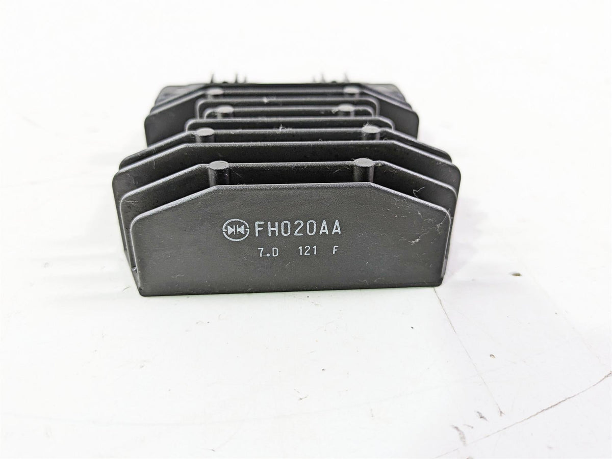 2019 Triumph Speed Triple RS 1050 Rectifier Voltage Regulator T1300675 FH020AA {{ shop.shopifyCountryName }} - Mototech271