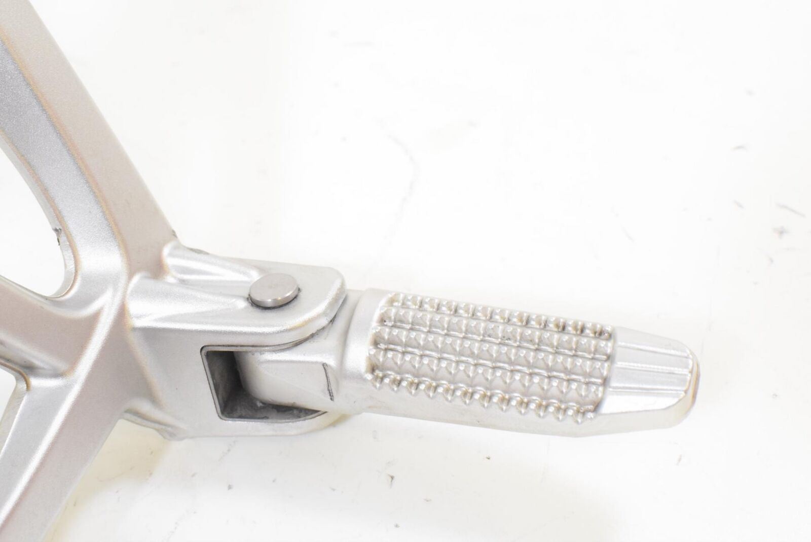 08 BMW K1200R K1200 R Sport K43 Passenger Footpeg Foot Peg Rest 46717660170 {{ shop.shopifyCountryName }} - Mototech271