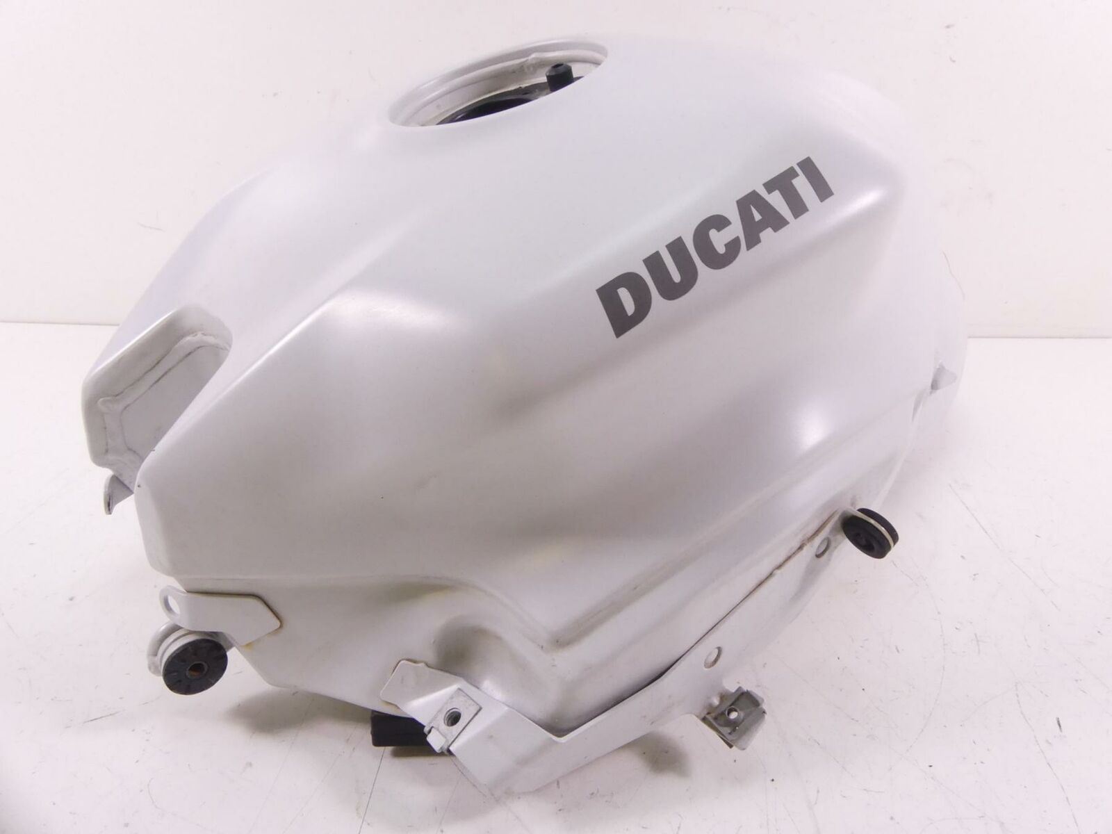 2019 Ducati Supersport 939 S Fuel Gas Petrol Tank Reservoir - Nice 58612531BW {{ shop.shopifyCountryName }} - Mototech271