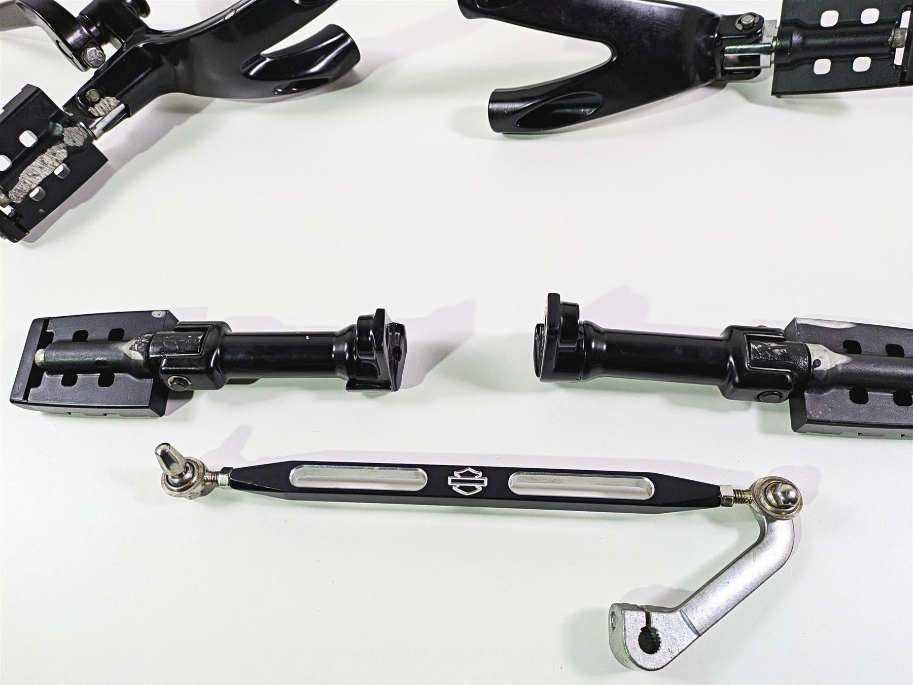 2019 Harley Softail FXDR 114 Footpeg Shifter Brake Pedal Set 33600134 50500746 {{ shop.shopifyCountryName }} - Mototech271