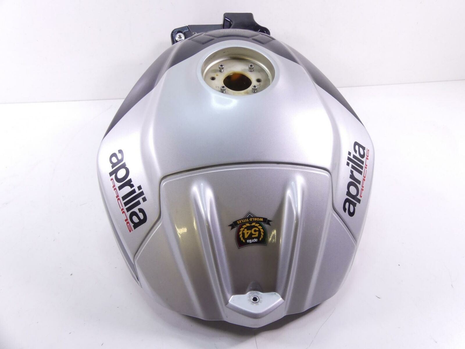 2016 Aprilia RSV 1100 Tuono V4 RR Fuel Gas Petrol Tank & Cover 2H000880000Z4 {{ shop.shopifyCountryName }} - Mototech271