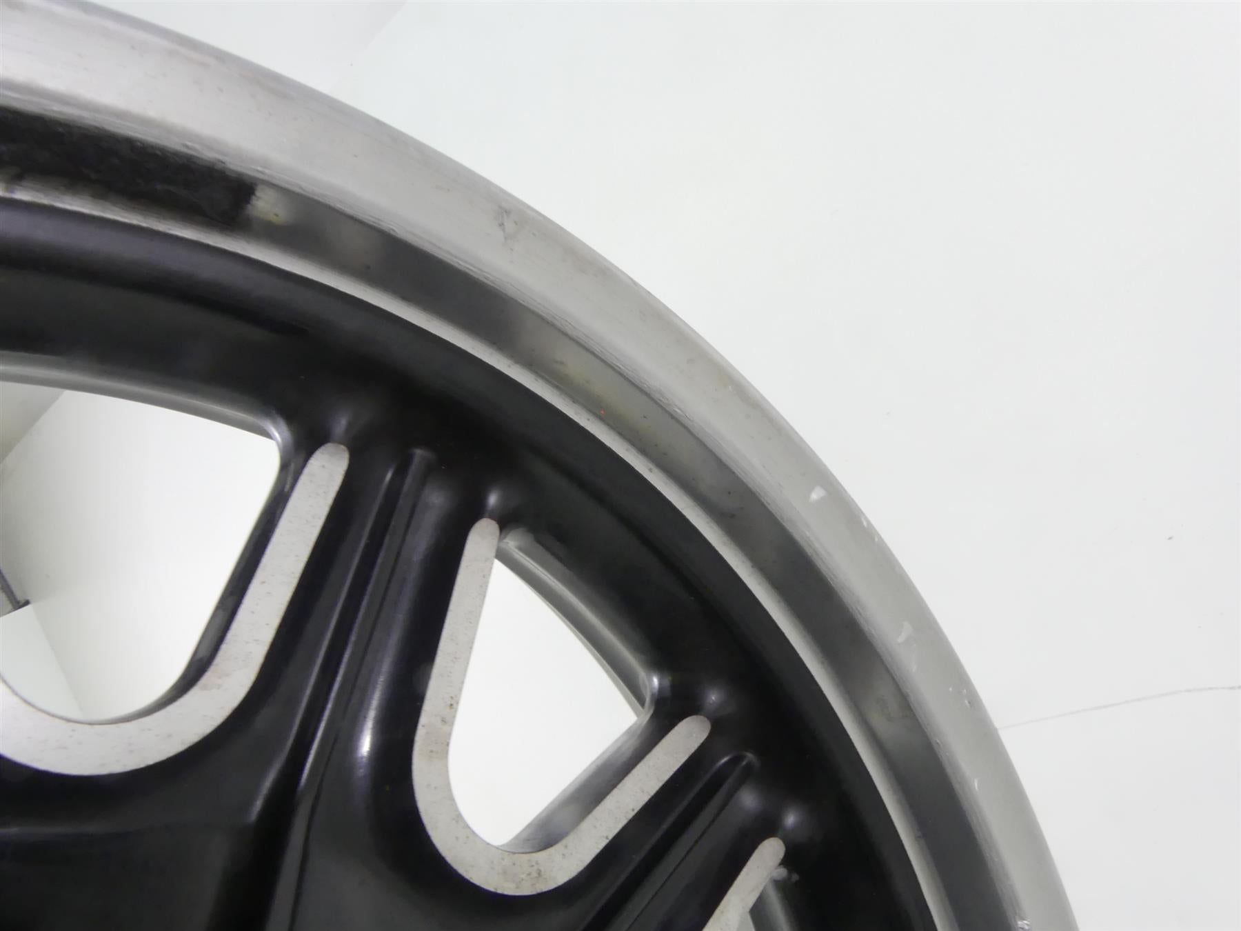 2020 Indian Roadmaster Straight 16x3.5 Front Wheel Rim 1522505 {{ shop.shopifyCountryName }} - Mototech271