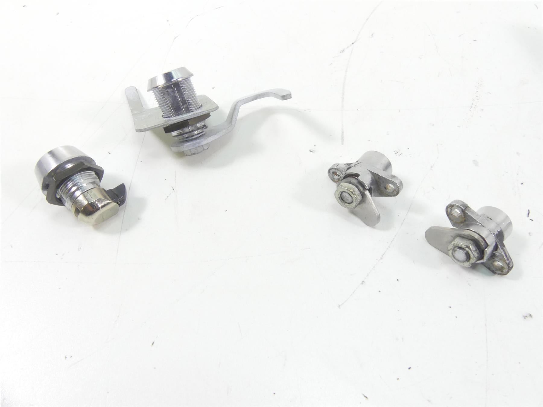 1999 Harley Touring FLHTCUI Electra Glide Ignition Switch Key Lock Set 71526-93B {{ shop.shopifyCountryName }} - Mototech271