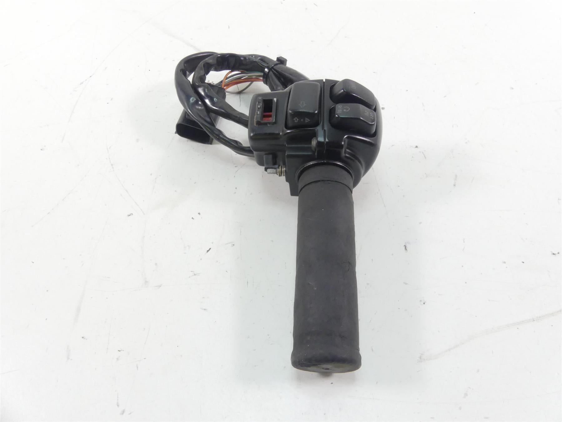 2012 Harley Touring FLHTP Electra Glide Right Hand Control Switch -Read 71684-06 {{ shop.shopifyCountryName }} - Mototech271
