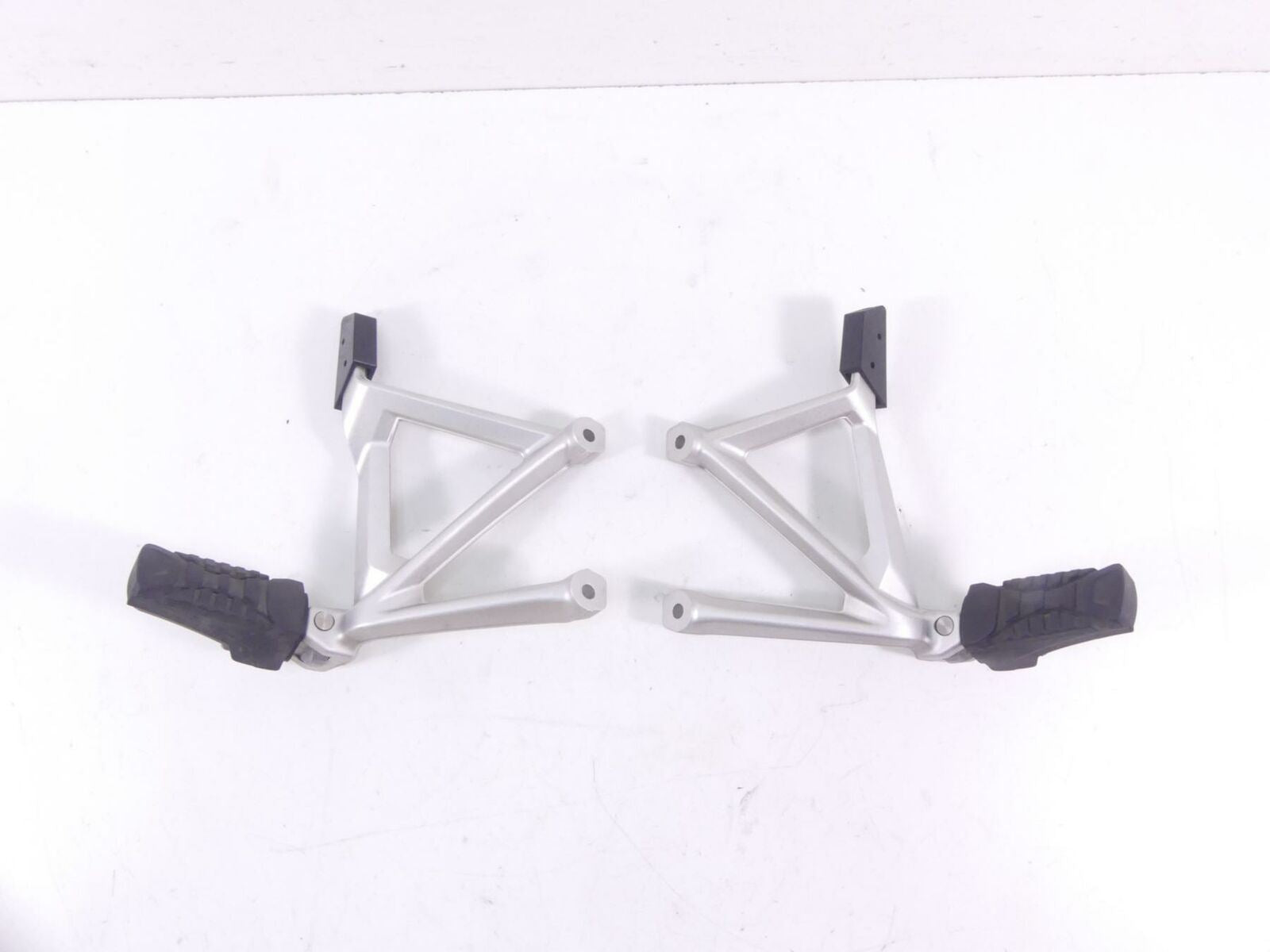 2017 BMW R1200GS GSW K50 Rear Passenger Foot Peg Footpeg Set 46718556265 {{ shop.shopifyCountryName }} - Mototech271