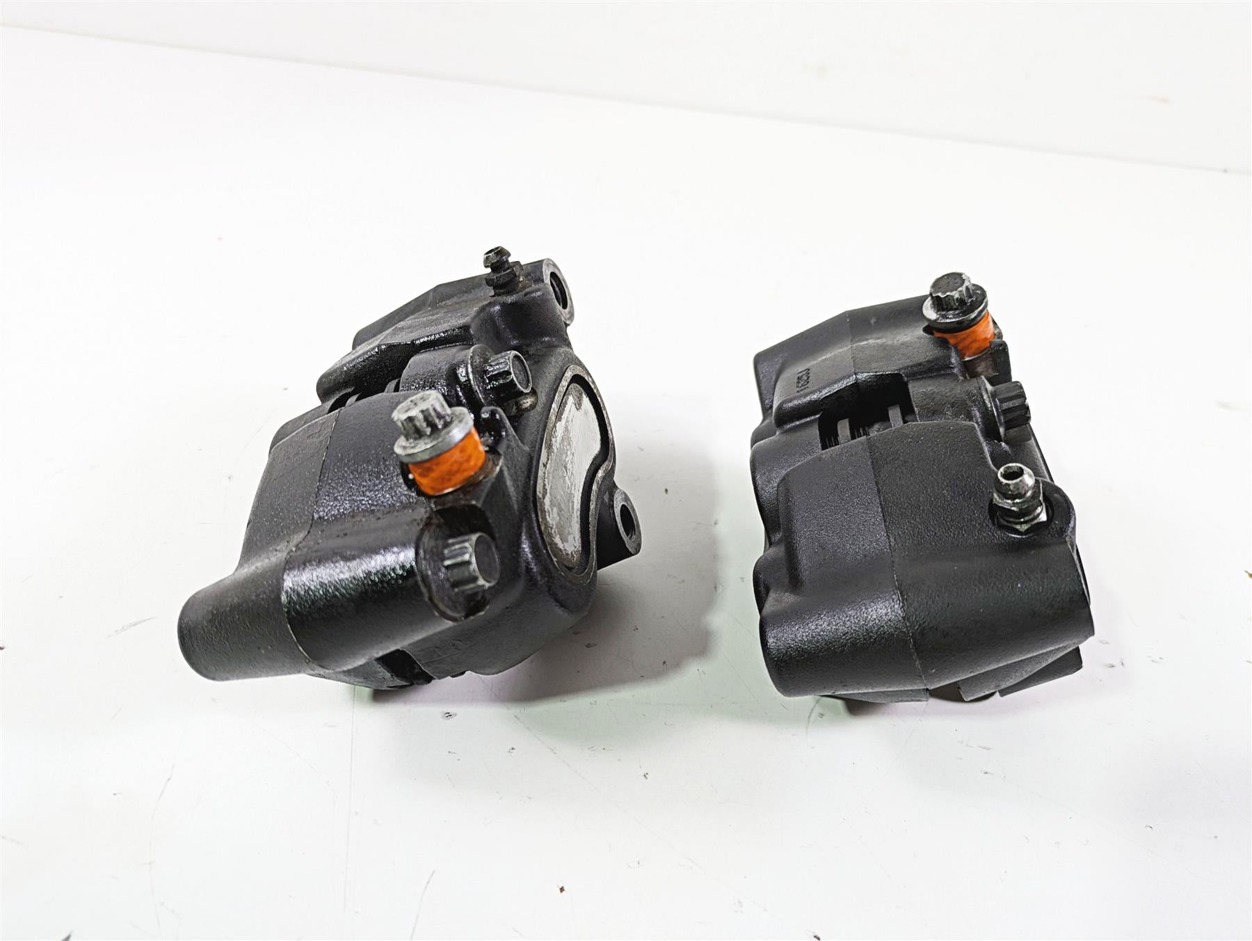 2016 Harley FXDL Dyna Low Rider Front Brake Caliper Set 41300001 41300002 {{ shop.shopifyCountryName }} - Mototech271