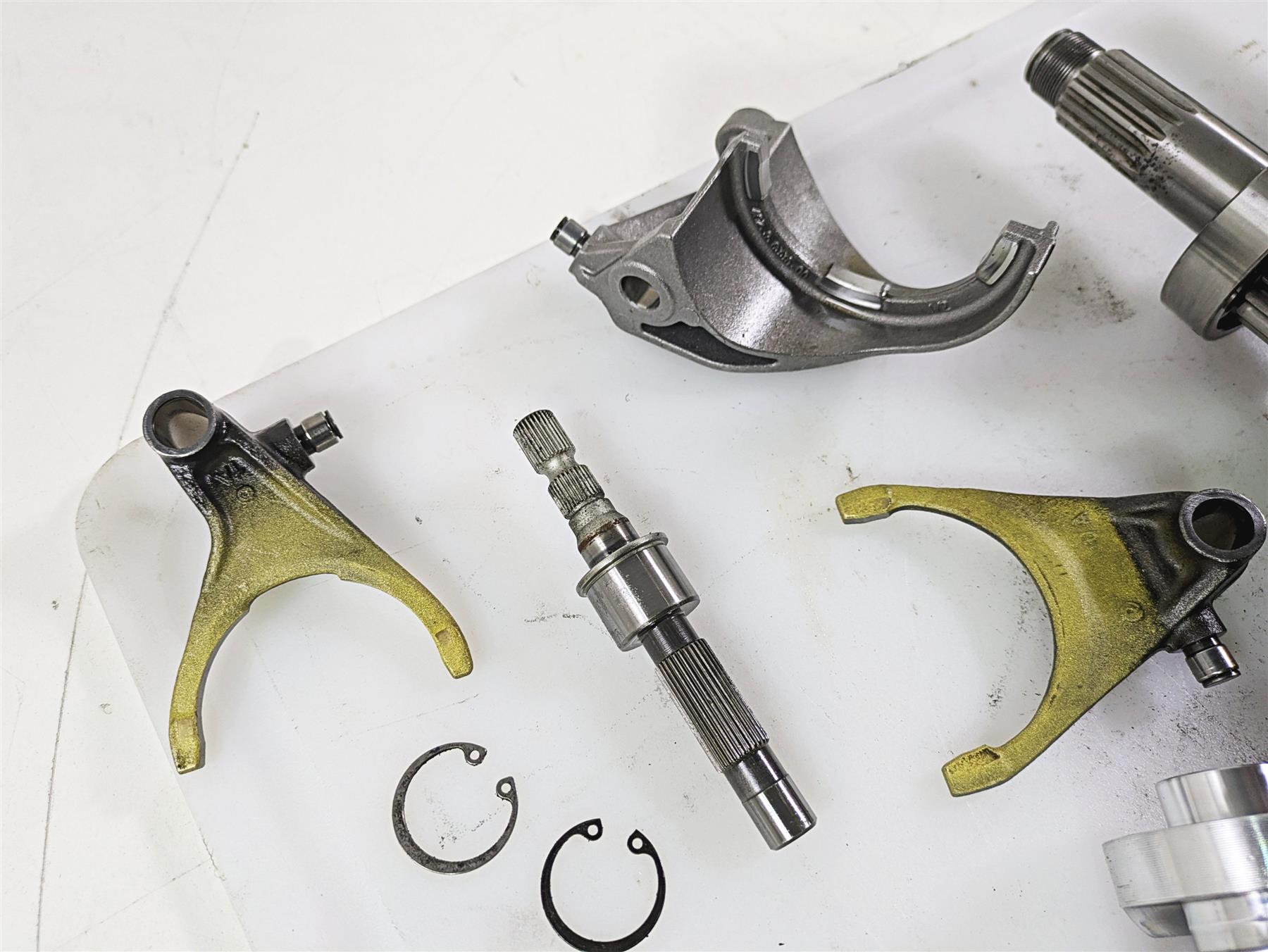2010 Harley VRSCF Muscle Rod Transmission Gear Pack 35454-01KA 35455-01KA {{ shop.shopifyCountryName }} - Mototech271