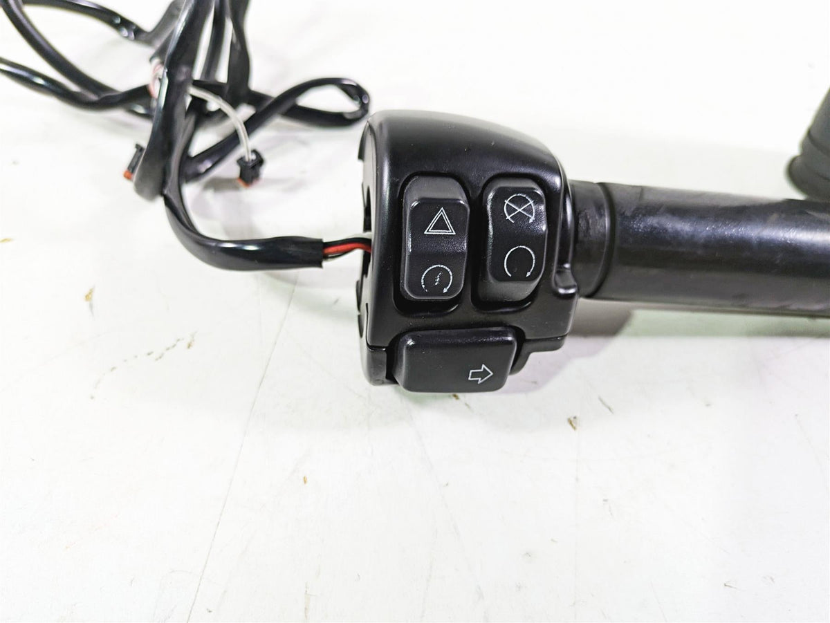 2018 Harley Softail FXFBS Fat Bob Right Hand Control Switch Start Stop 71500462 {{ shop.shopifyCountryName }} - Mototech271