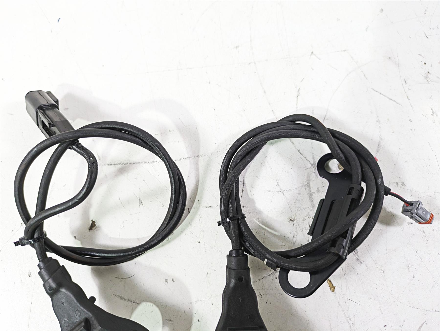 2019 Harley FLHCS Softail Heritage Front Rear Abs Brake Sensor Set 41100080 {{ shop.shopifyCountryName }} - Mototech271