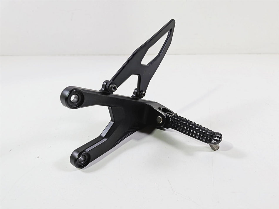 2022 Yamaha YZF R1 R1M RN65 Front Left Footpeg Foot Peg 2CR-27442-00-00-Mototech271