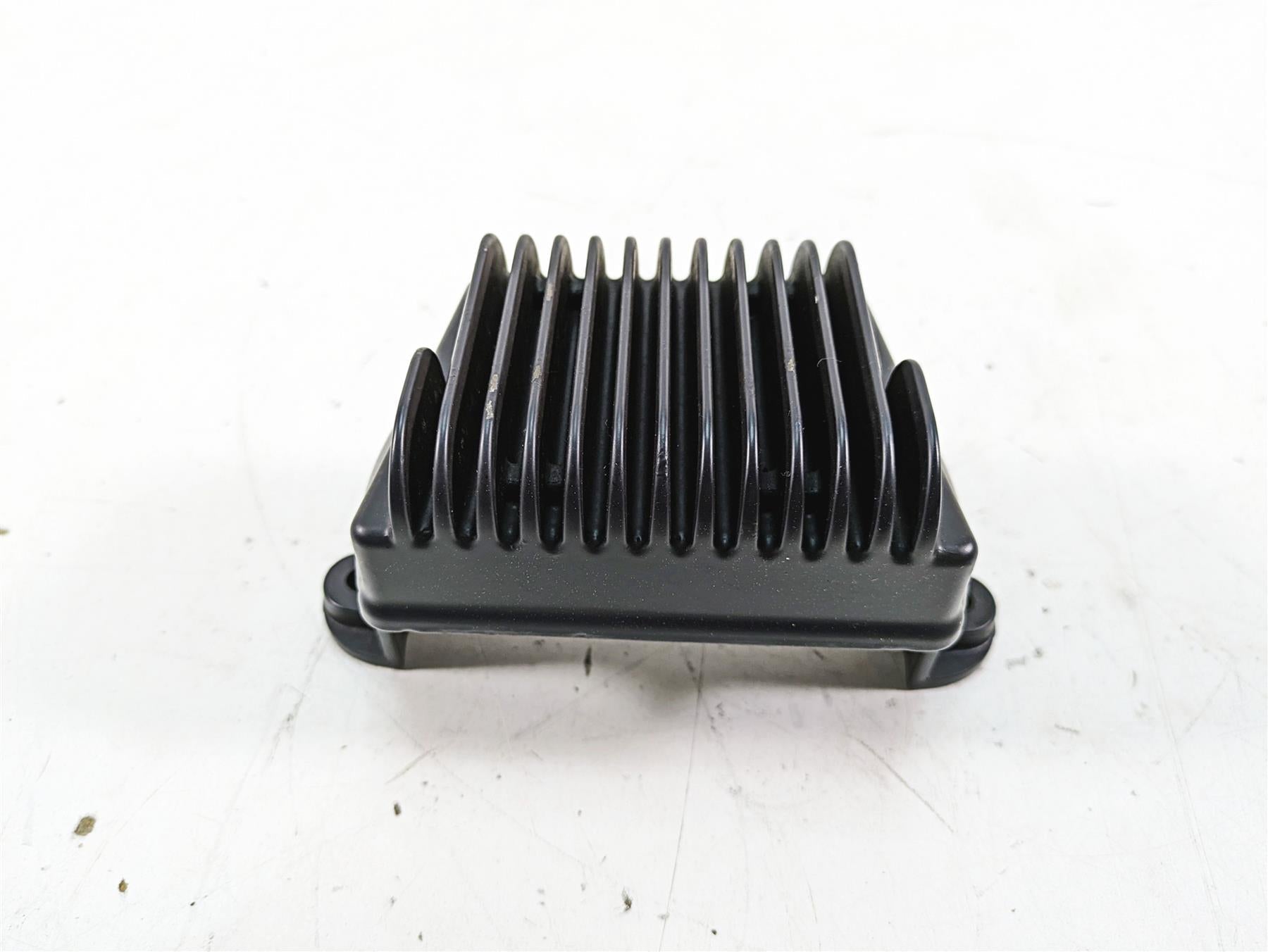 2009 Harley Touring FLHTCU Electra Glide Rectifier Voltage Regulator 74505-09A {{ shop.shopifyCountryName }} - Mototech271