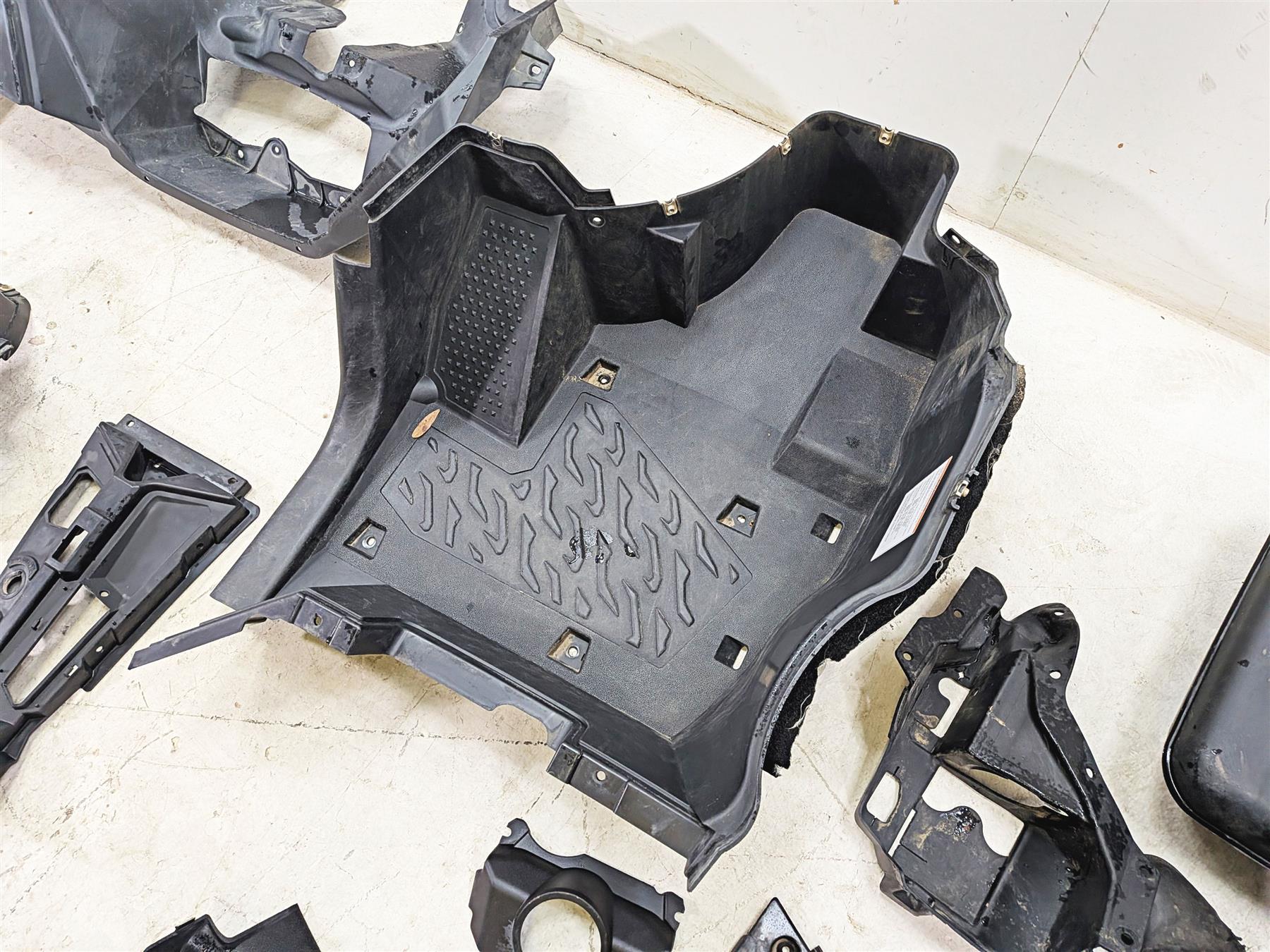 2017 Yamaha YXZ1000R EPS SS Inner Interior Fairing Cover Set 2HC-F4110-01-00 {{ shop.shopifyCountryName }} - Mototech271