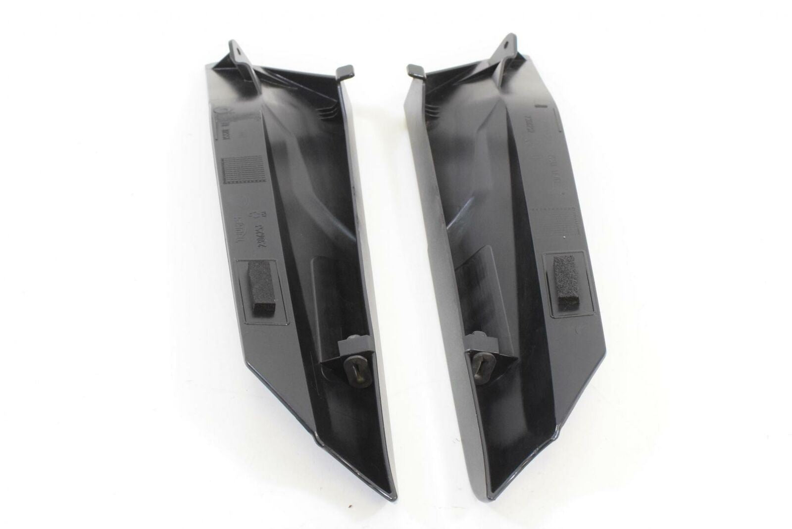 2011 Triumph Tiger 800XC 800 ABS Left Right Undertank Fairing Cover Set T2306253 {{ shop.shopifyCountryName }} - Mototech271