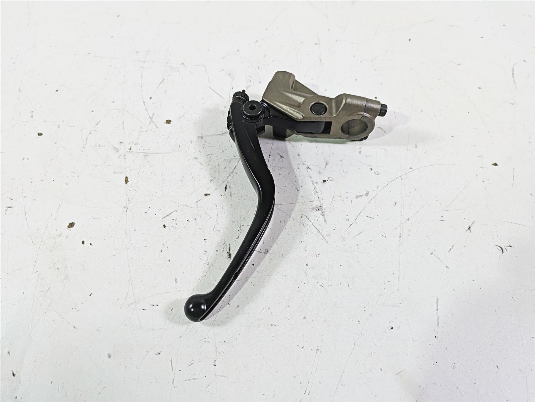 2023 Triumph Street Triple 765 RS Clutch Perch & Lever T2043061 {{ shop.shopifyCountryName }} - Mototech271