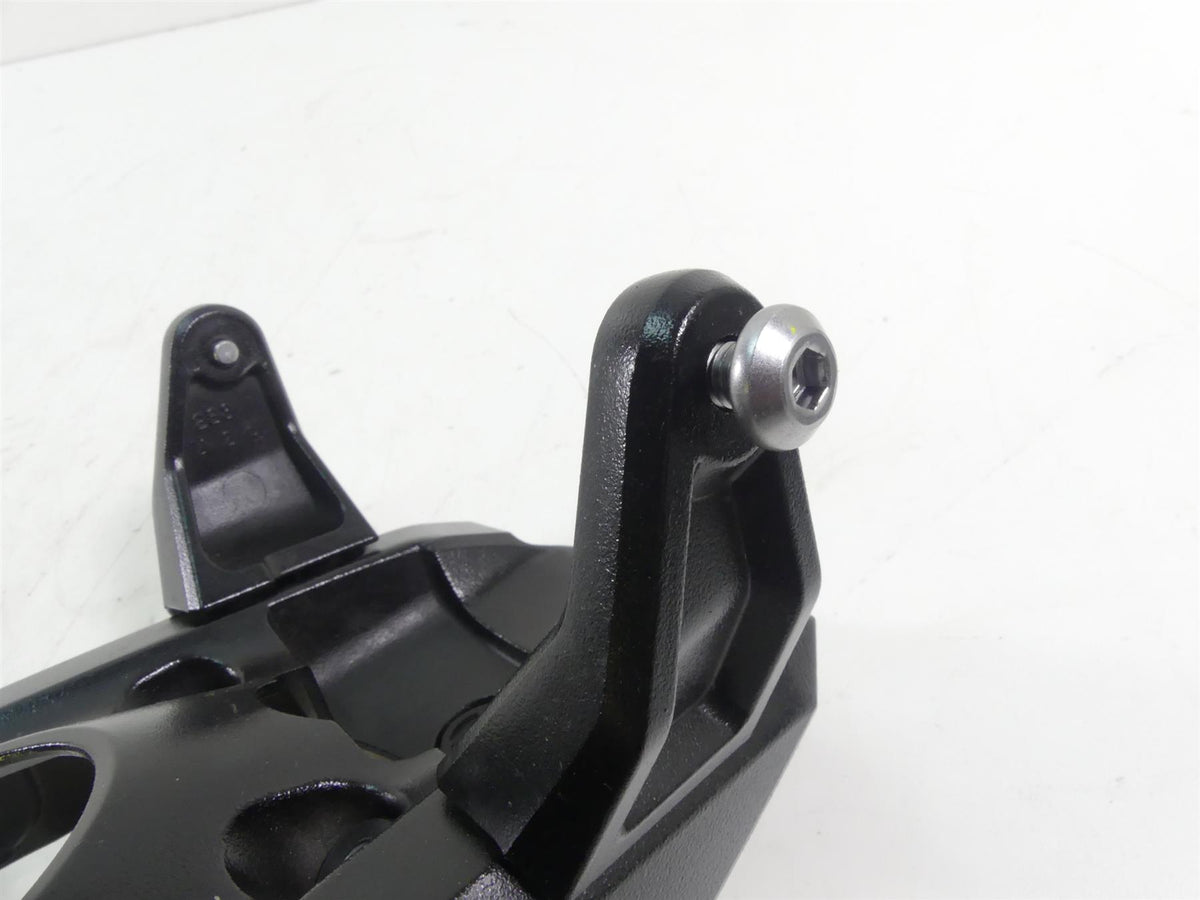 2013 Yamaha VMX17 V-Max 1700 Gauge Headlight Holder Crown Cover 2S3-23437-00-00 {{ shop.shopifyCountryName }} - Mototech271