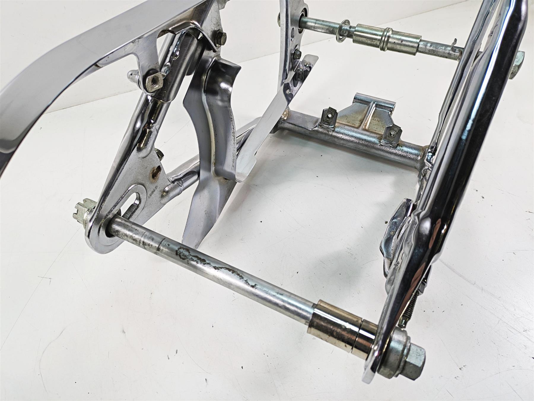 2006 Harley Softail FXSTSI Springer Rear Chrome Swingarm 200mm 47614-06 {{ shop.shopifyCountryName }} - Mototech271