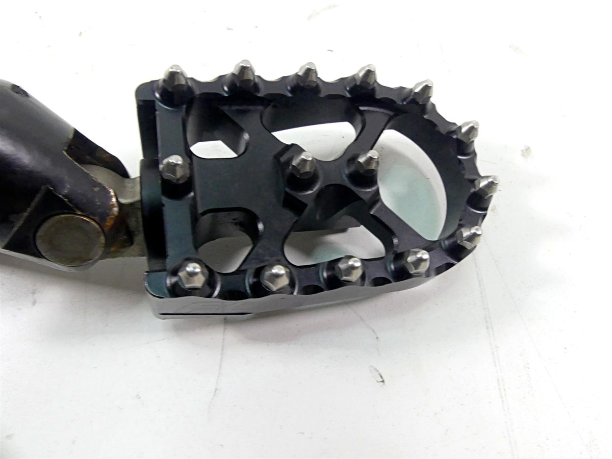 2017 Harley XL1200 CX Sportster Roadster Front Left Foot Peg Mount Set 42972-04 {{ shop.shopifyCountryName }} - Mototech271