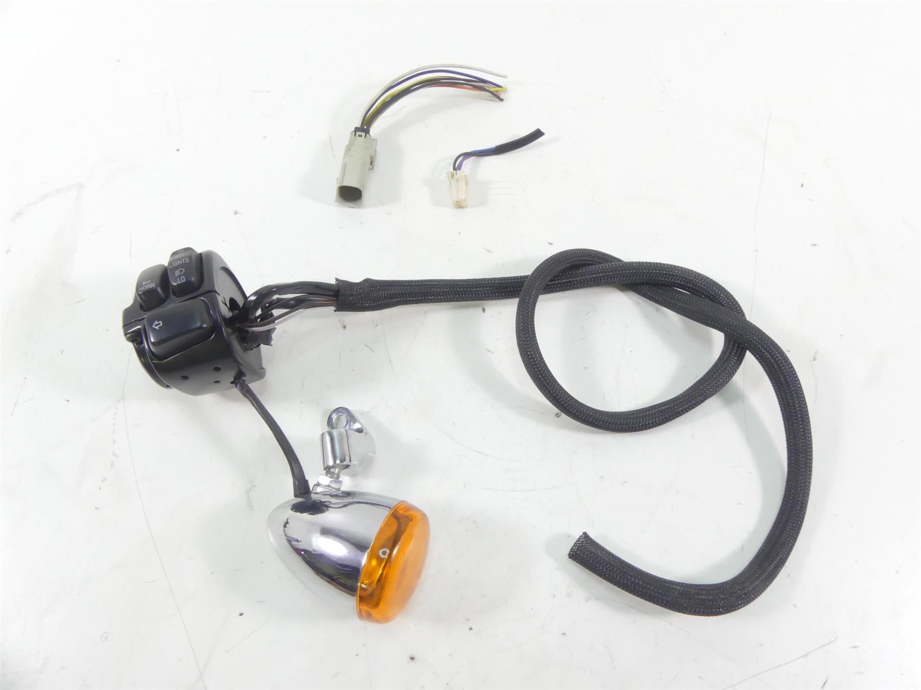 2009 Harley FXDF Dyna Fat Bob Left Control Switch + Blinker Set - Read 71682-06A | Mototech271