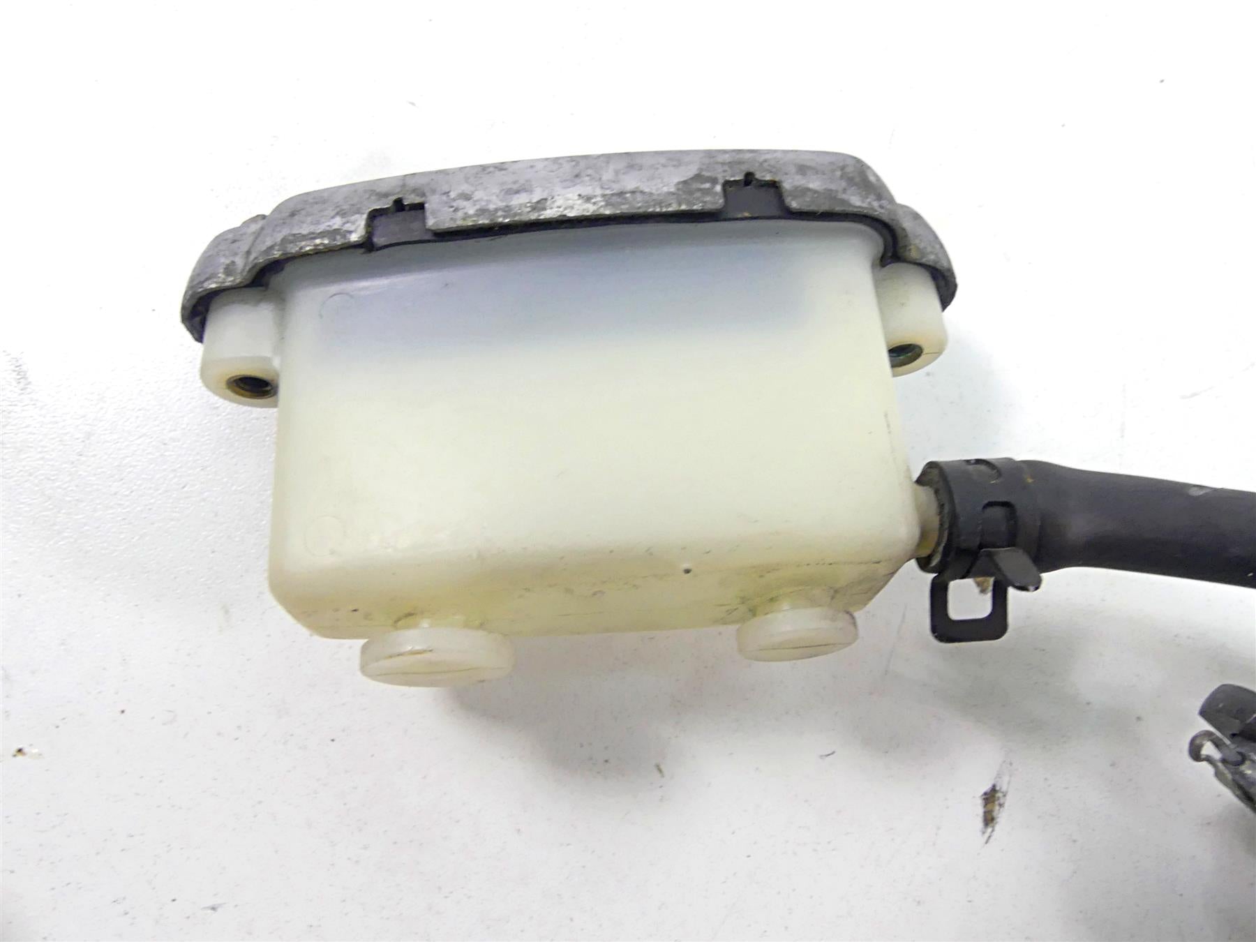 2015 Harley VRSCF Muscle V-Rod Rear Brake Master Cylinder - Read 44740-06A {{ shop.shopifyCountryName }} - Mototech271