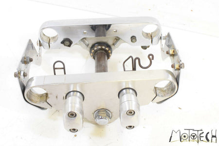 2004 Yamaha XVS650 V-Star Custom Upper Lower Triple Tree Set {{ shop.shopifyCountryName }} - Mototech271