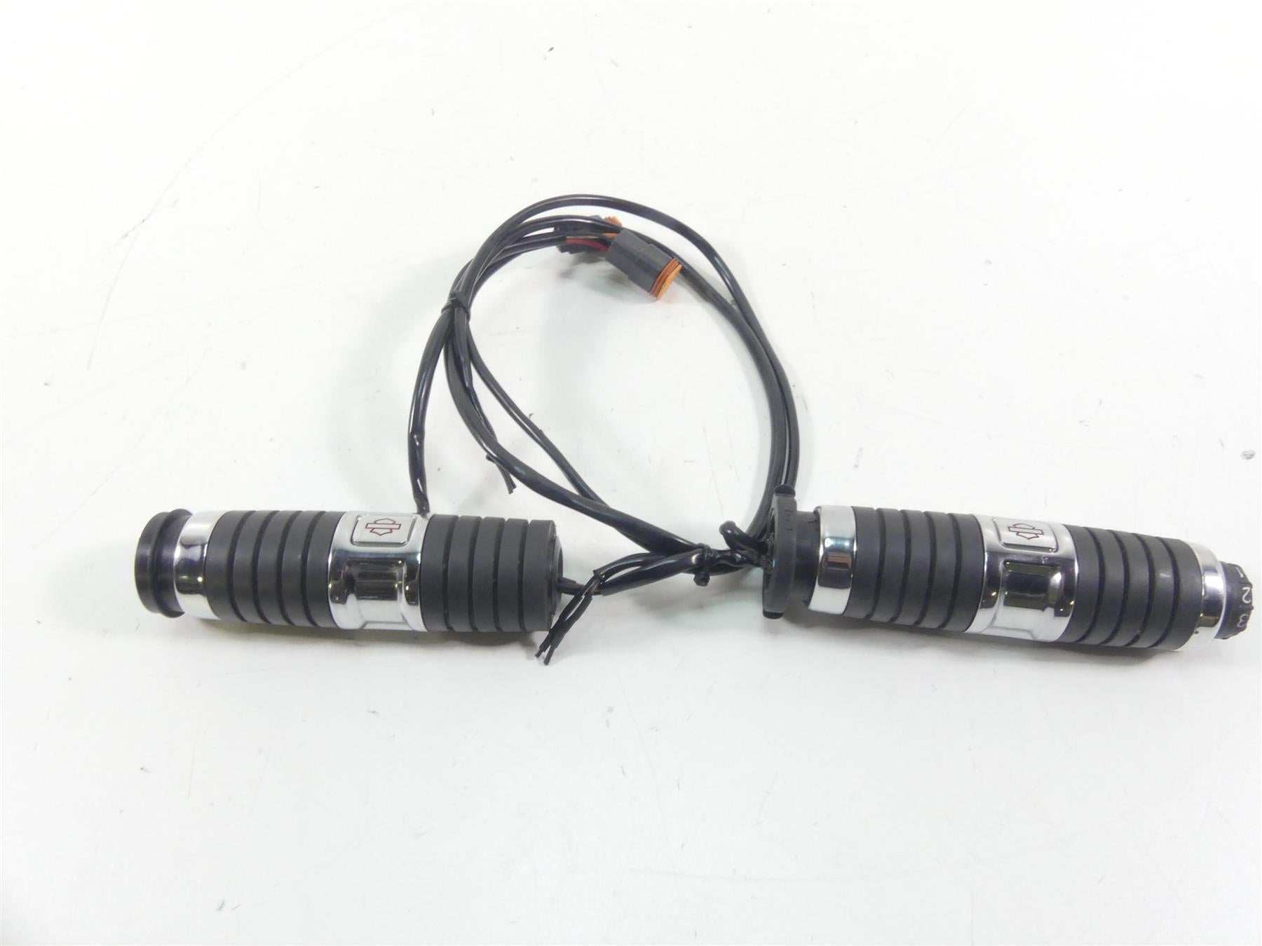 2009 Harley FLHTCU SE4 CVO E-Glide Kahuna Heated Hand Grip Set - Read 56100318 {{ shop.shopifyCountryName }} - Mototech271