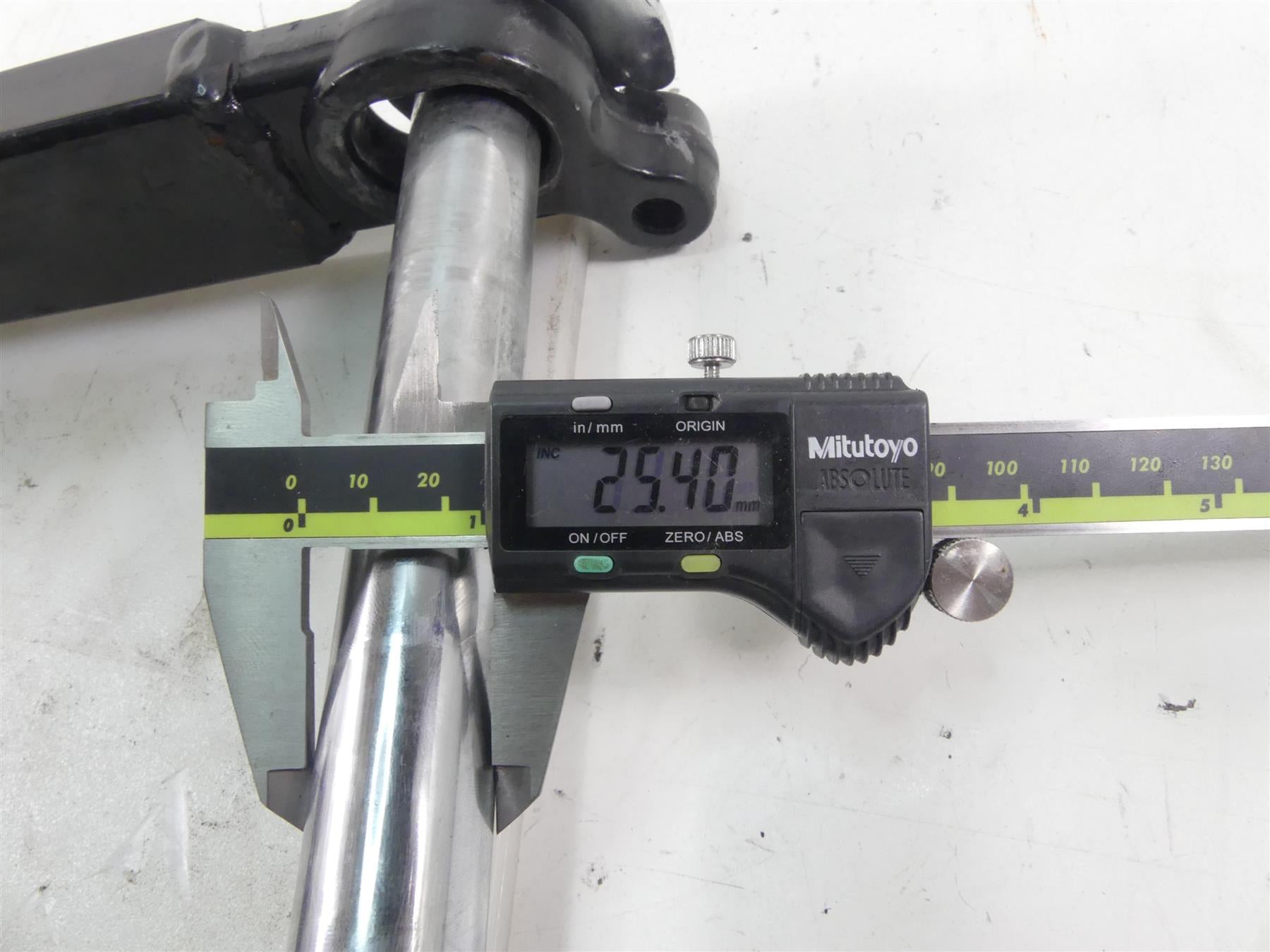 2005 Harley Touring CVO FLHTC SE Electra Glide Swingarm Swing Arm 1" 47549-02 {{ shop.shopifyCountryName }} - Mototech271