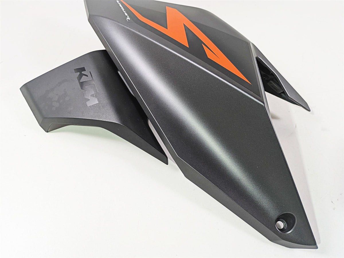 2018 KTM 1290 Super Duke R Left Tank Main Cover Fairing 61608050000KCA {{ shop.shopifyCountryName }} - Mototech271