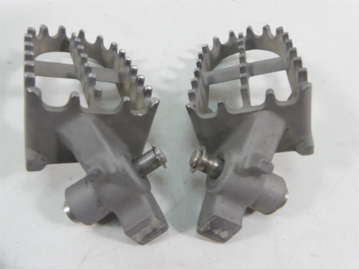 2013 BMW R1200GS K255 Adventure Front Footpeg Foot Peg Rest Set 46717694558 {{ shop.shopifyCountryName }} - Mototech271