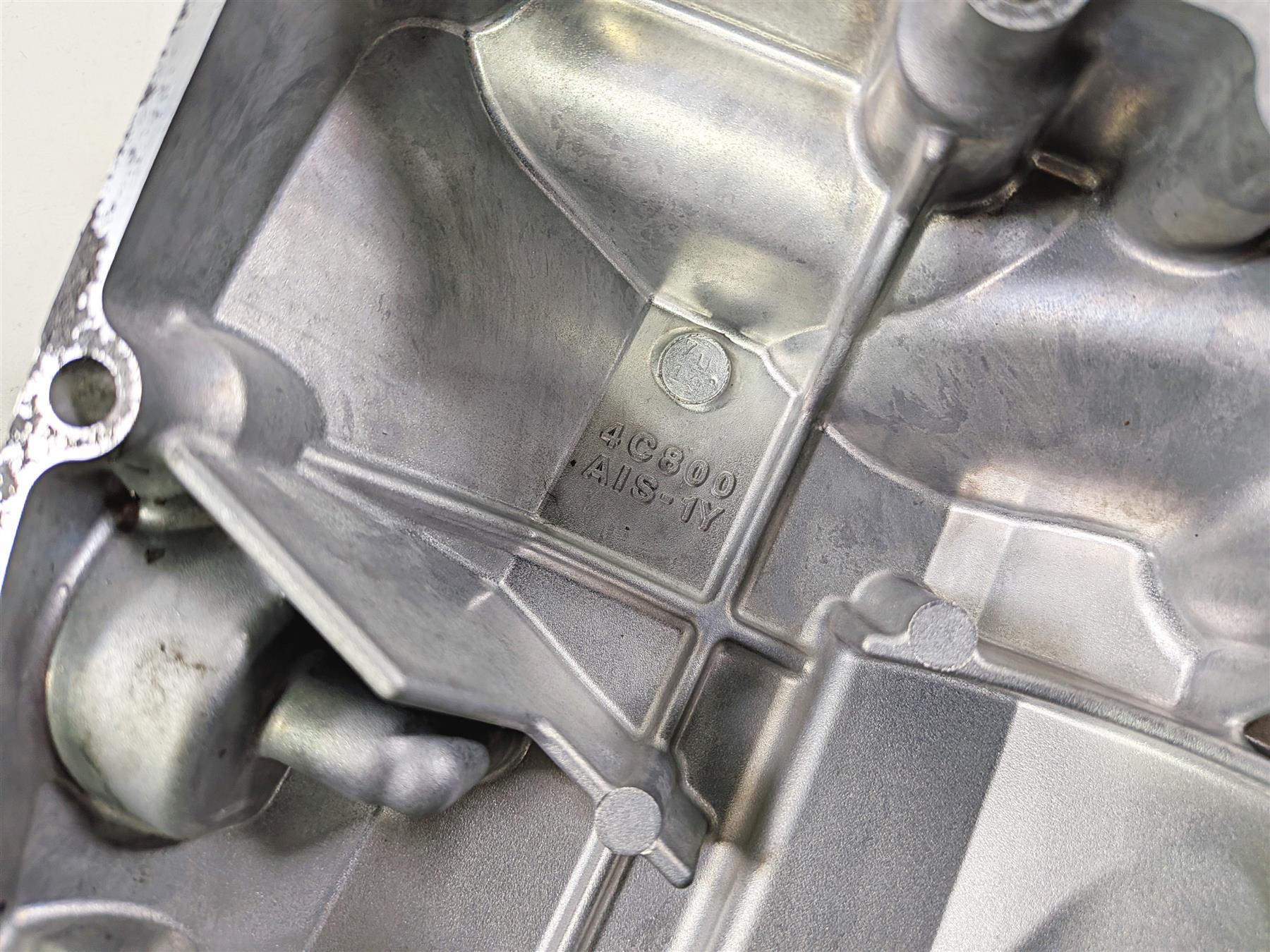 2008 Yamaha YZF R1 RN19 Oil Pan Bottom Engine Cover 4C8-13417-00-00 4C8-13400-00 {{ shop.shopifyCountryName }} - Mototech271