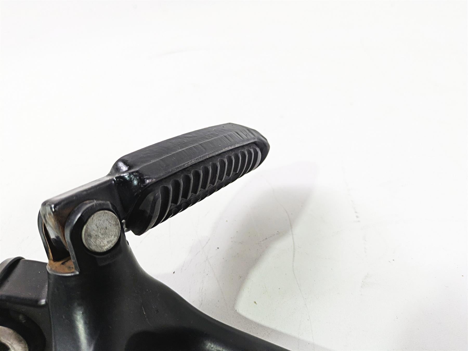 2016 Harley VRSCDX Night Rod Rear Passenger Footpeg Set 51722-07 51723-07 {{ shop.shopifyCountryName }} - Mototech271