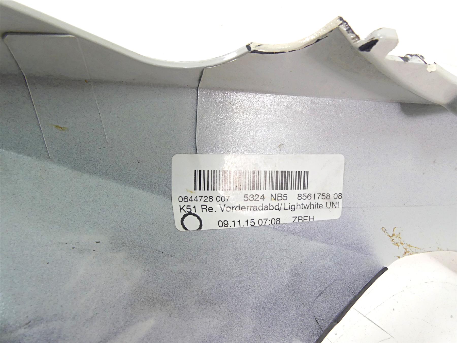 2016 BMW R1200GS Adv K51 Front Right Upper Fender Center Fairing 46618536934 {{ shop.shopifyCountryName }} - Mototech271