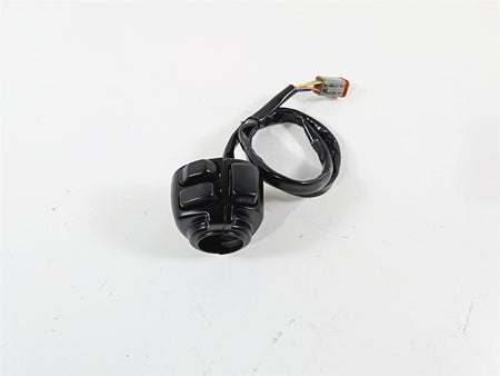 2006 Harley Sportster XL883 Low Left Hand Control Switch 71682-06A 71685-06A {{ shop.shopifyCountryName }} - Mototech271